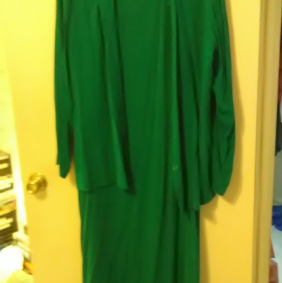 Green sleeveless dress with matching jacket - Picture 3 of 3